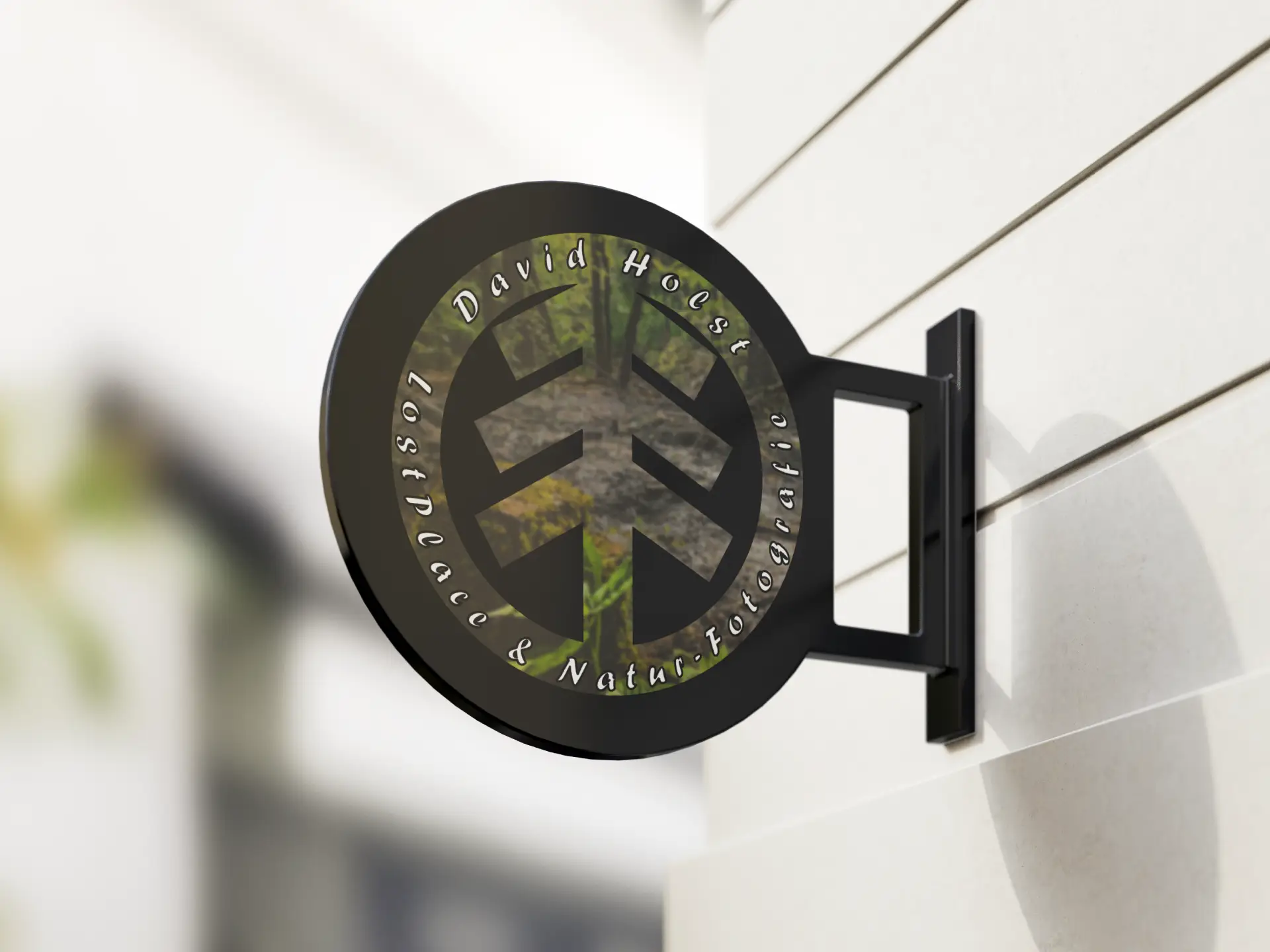 Individuelles Grafikdesign: Logo auf Schild eines Geschäfts