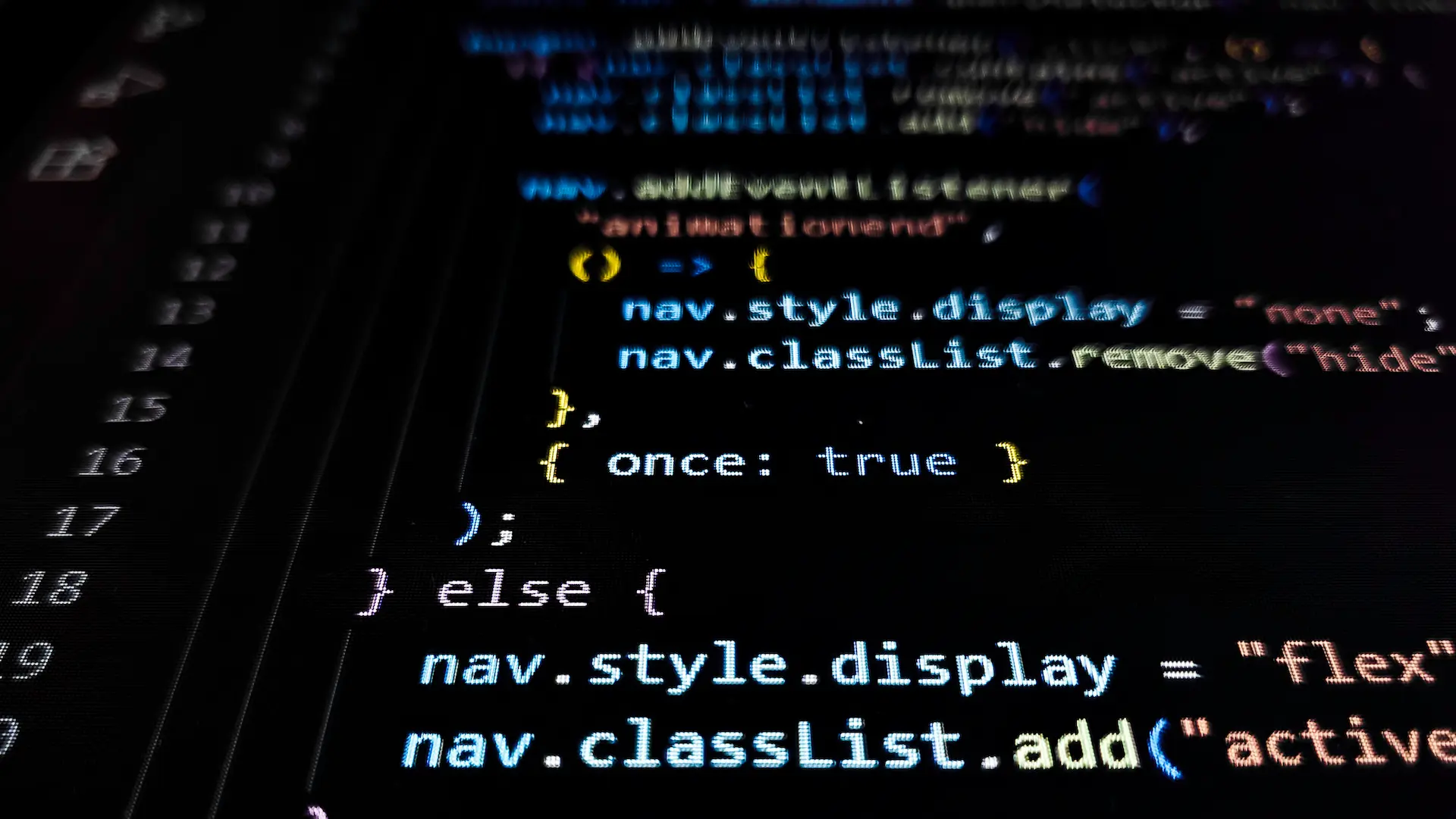 Webseiten-Erstellung mit Java-Script. Codezeilen in Nahaufnahme.